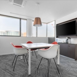 Office accomodation in Issy-Les-Moulineaux