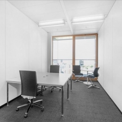 Offices at 17 Etage, Stadttor 1