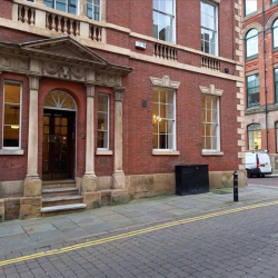 Serviced office to let in Nottingham