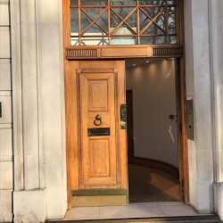 Executive office to let in London