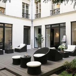 Exterior image of 20 Rue Cambon