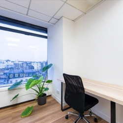 Serviced office to let in London