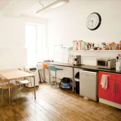 Office suite to let in London