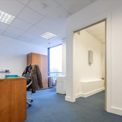 Serviced office to let in London