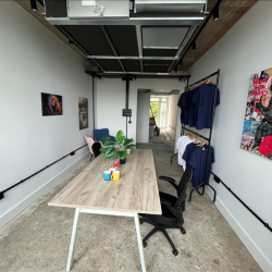 Office suite to let in London