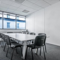 Serviced office centres to rent in Orléans