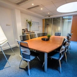 Office accomodations to hire in Paris