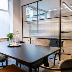 Office accomodations to lease in London