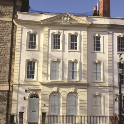 Executive suite to lease in Bristol