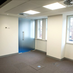 Office suite to rent in London