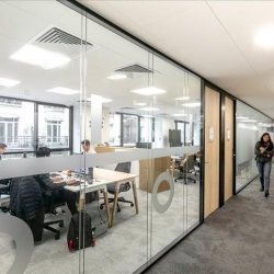 88 Avenue Charles De Gaulle office spaces