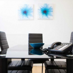 Serviced office to let in London