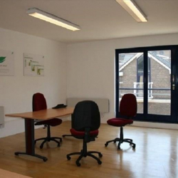 Serviced office centre to let in London