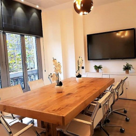 Offices at Paseo de Gracia 21, Main floor. Click for details.