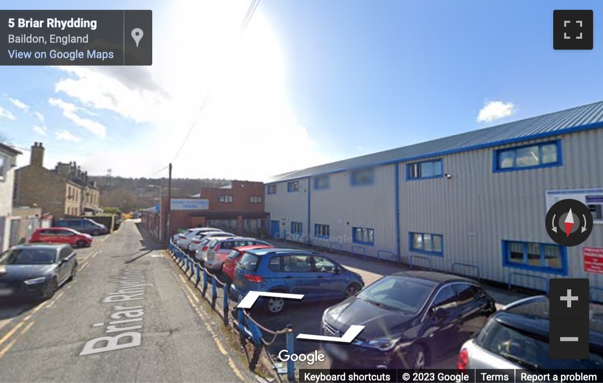 Street View image of Briar Rhydding House, Briar Rhydding, Baildon, Bradford, Yorkshire