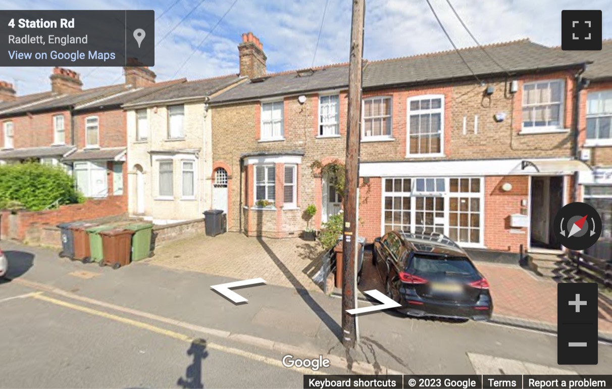 Street View image of Station Road, Radlett, Hertfordshire