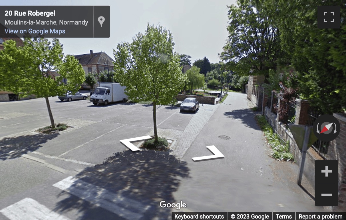 Street View image of Place du 8 Mai 1945, Le Mans, Pays de la Loire (in the TGV station)